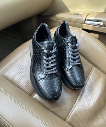 Чорні чоловічі кросівки Braun