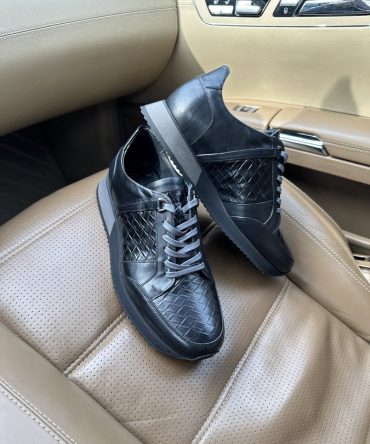 Чорні чоловічі кросівки Braun