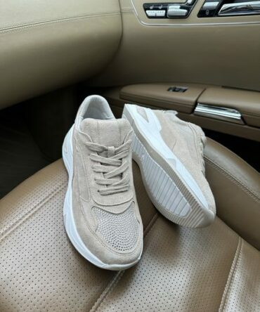 Кросівки жіночі замшеві бежеві Crystal