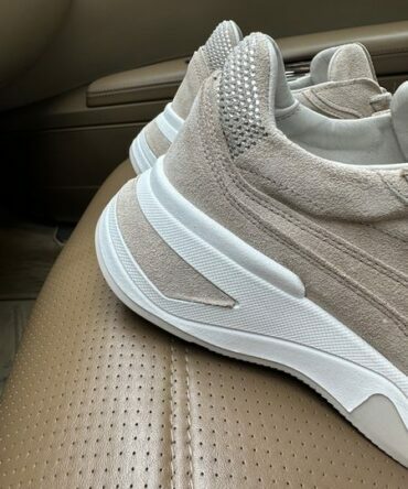 Кросівки жіночі замшеві бежеві Crystal