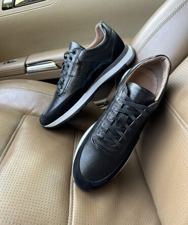 Кросівки шкіряні чорного кольору Tim