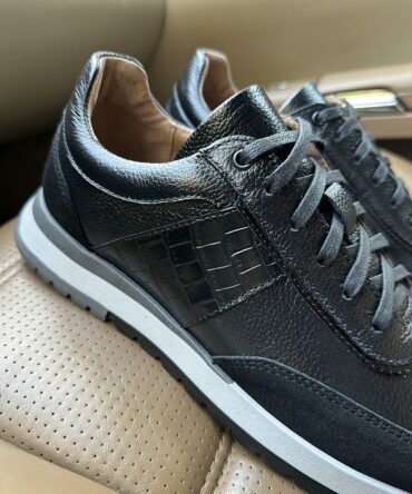 Кросівки шкіряні чорного кольору Tim