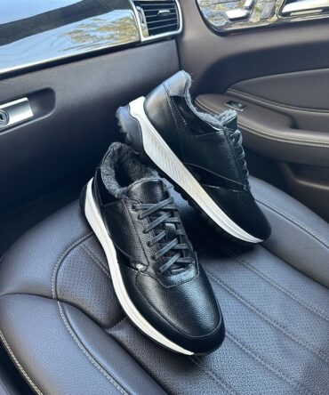 Кросівки шкіряні чорні Vakyla