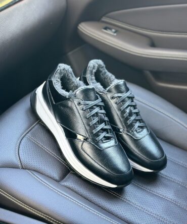 Кросівки шкіряні чорні Vakyla