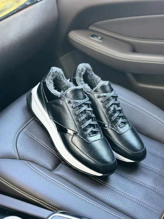 Кросівки шкіряні чорні Vakyla Кросівки шкіряні чорні Vakyla