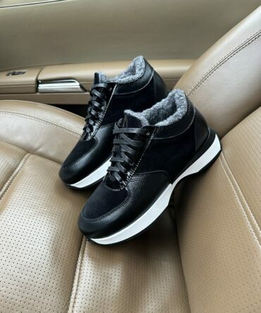 Кросівки жіночі замшеві чорні Lucy