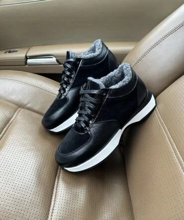 Кросівки жіночі замшеві чорні Lucy